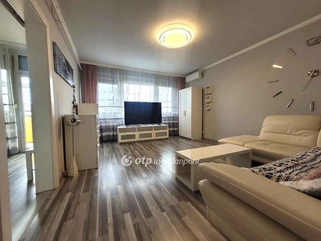 Eladó Lakás, Budapest 20. ker.