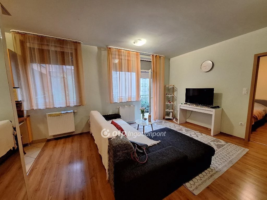 Eladó Lakás, Budapest 8. ker.