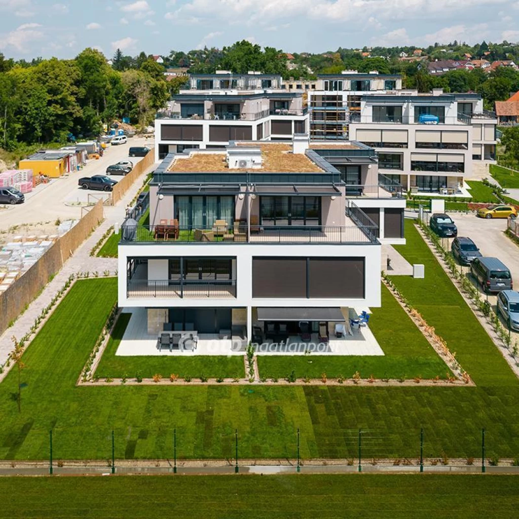 Eladó Lakás, Balatonkenese
