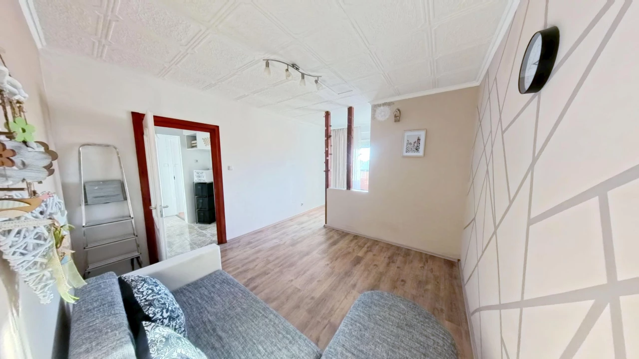 Eladó panellakás, Várpalota, Jókai utca 11