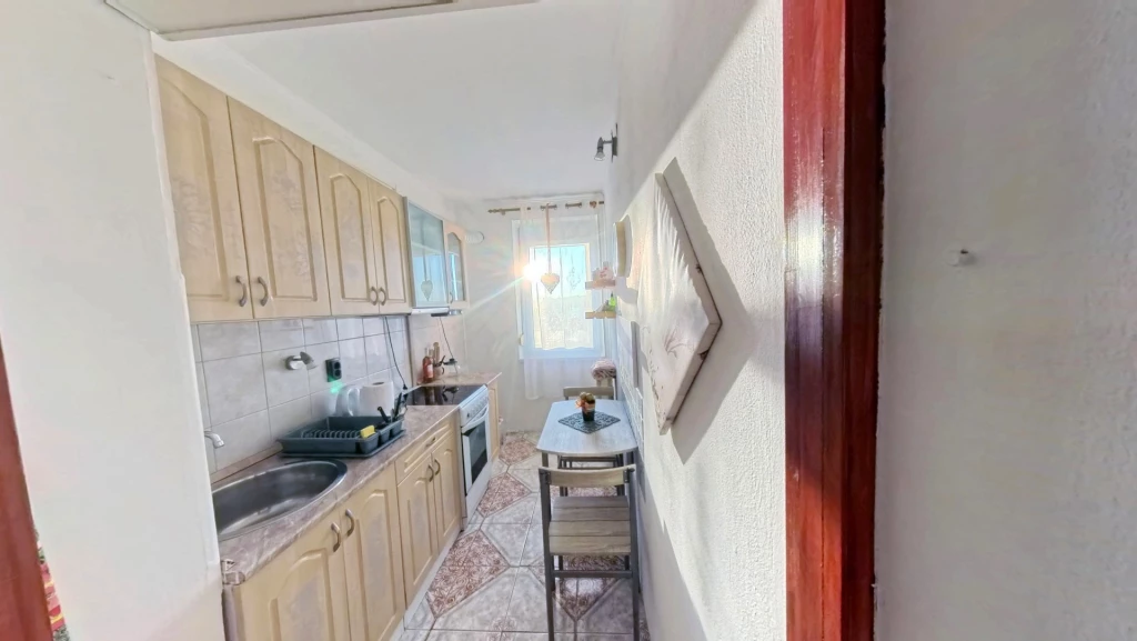 1,5 szobás, FELÚJÍTOTT, PANORÁMÁS LAKÁS eladó Várpalota központjában.