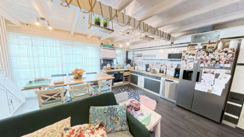 3+1 szobás, 6 éve épült, IGÉNYESEN KIVITELEZETT családi ház eladó Gyulafirátóton.