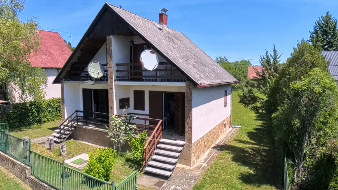 Eladó üdülő, nyaraló, Zánka