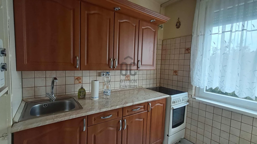 Eladó panellakás, Debrecen, Újkert