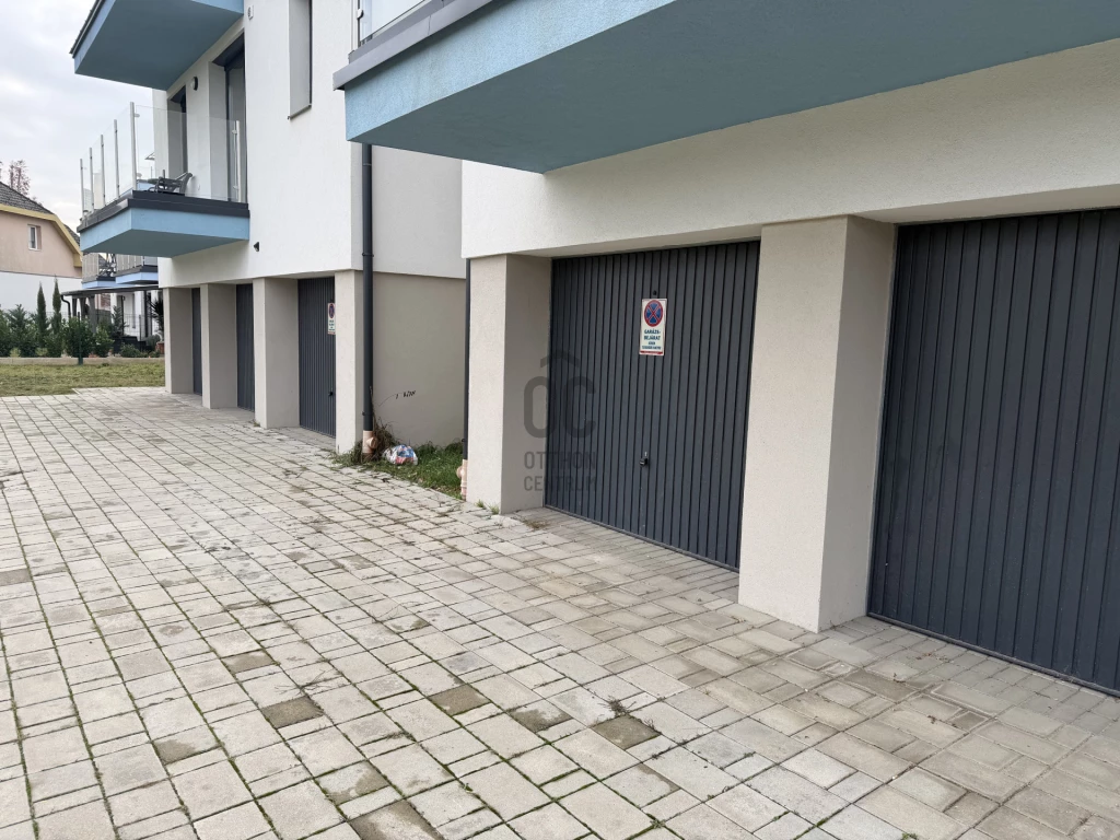 Eladó egyedi garázs, Debrecen, Belváros, Híd utca