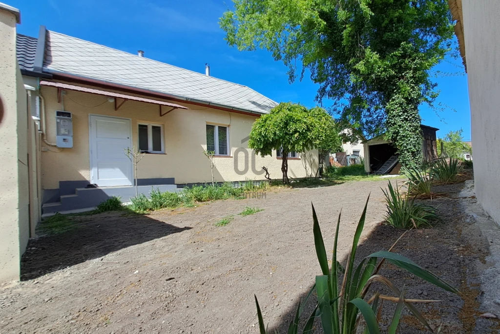 Eladó családi ház, Debrecen, Homokkert