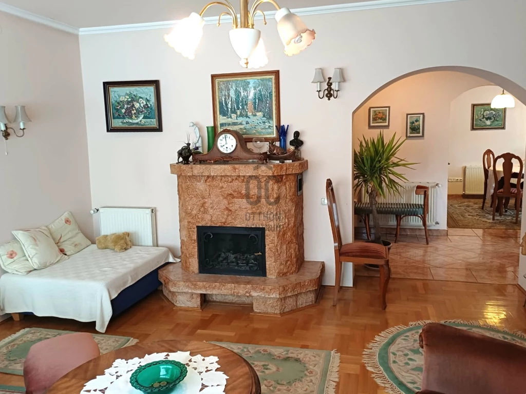 Eladó családi ház, Debrecen, Falóger