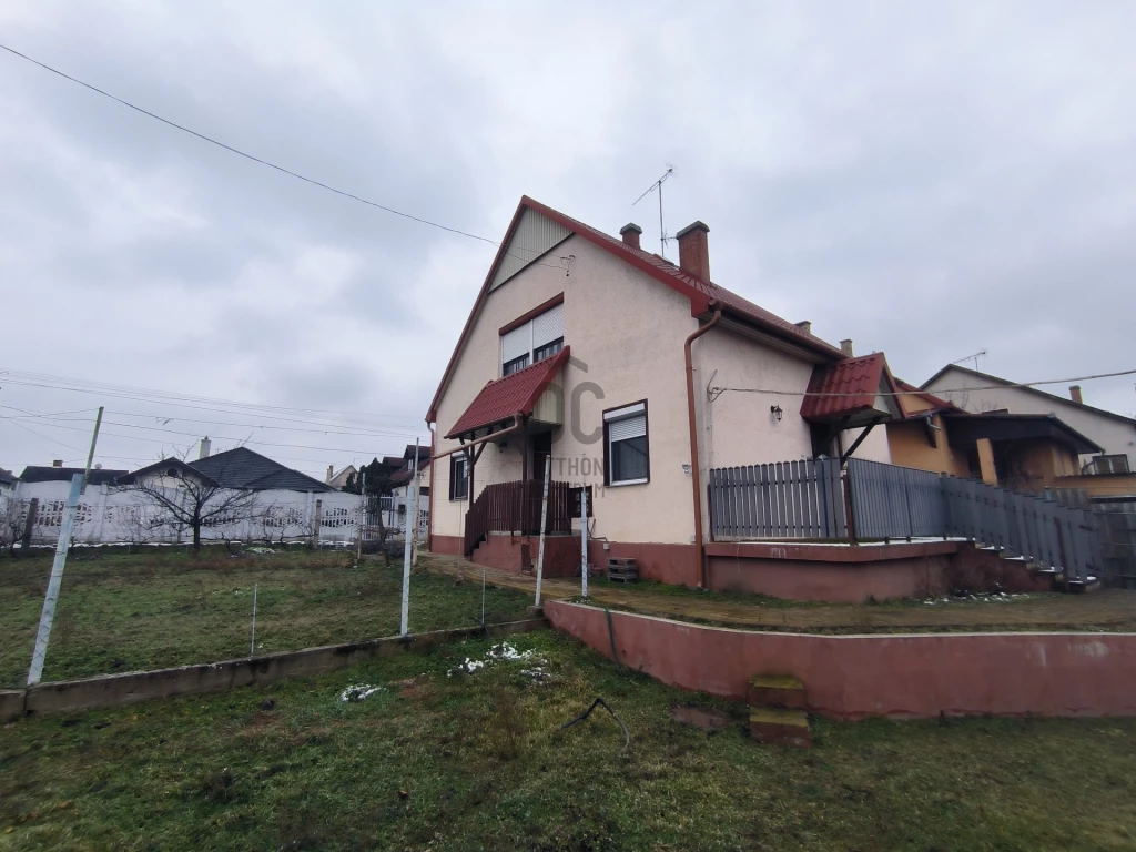 Eladó családi ház, Debrecen, Biharikert