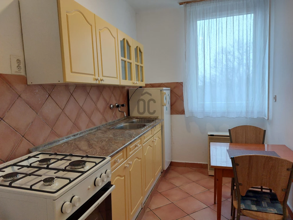 Eladó téglalakás, Debrecen, Libakert