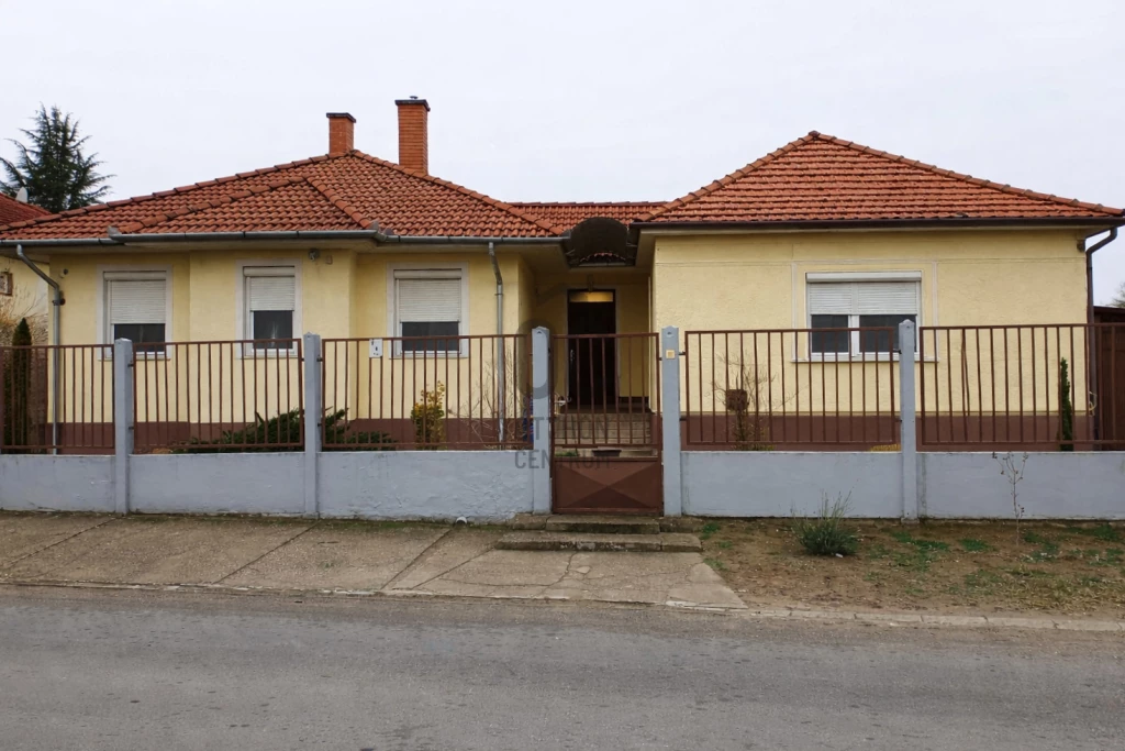 Eladó családi ház, Debrecen, Homokkert