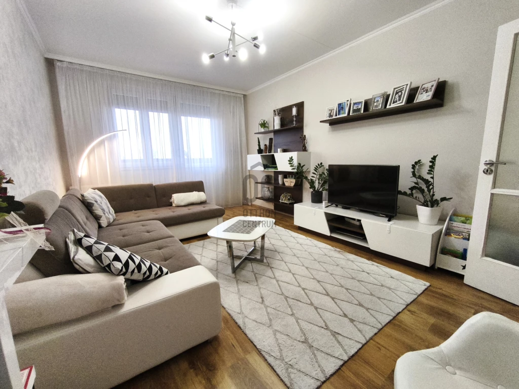 Eladó panellakás, Debrecen, Újkert