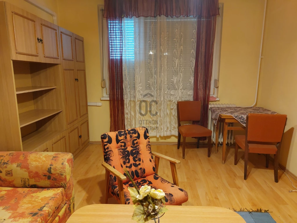 Eladó panellakás, Debrecen, Vénkert