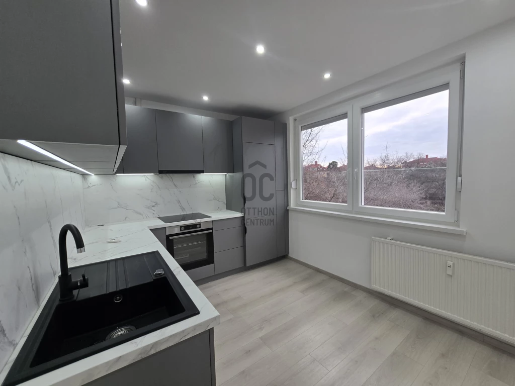 Eladó panellakás, Debrecen, Újkert