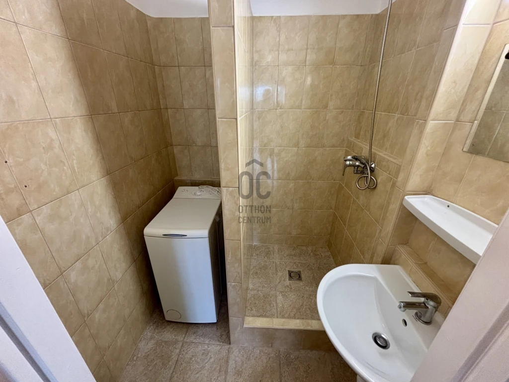 Eladó panellakás, Debrecen, Tócóskert