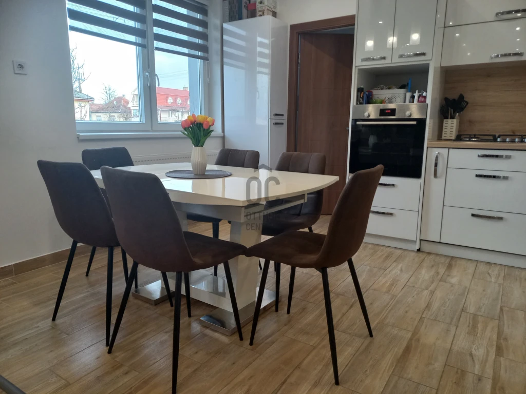 c3-1-name c2-1-name, Görbeháza, Görbeháza