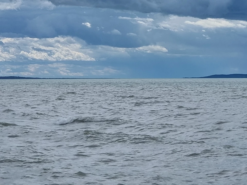 Eladó családi ház, Balatonakarattya