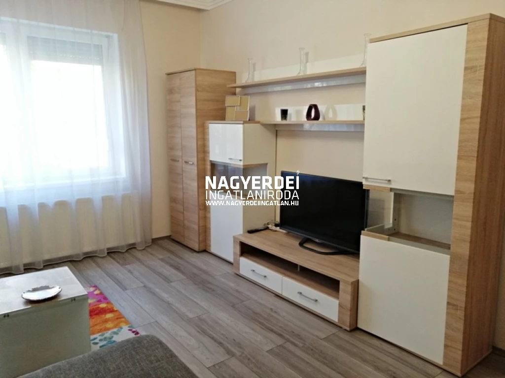 Kiadó 55 m2 tégla lakás, Debrecen