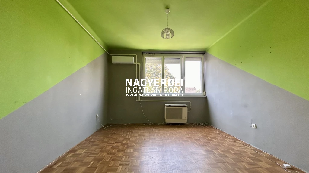 For sale brick flat, Debrecen