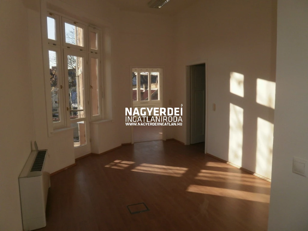 For rent office, office block, Debrecen