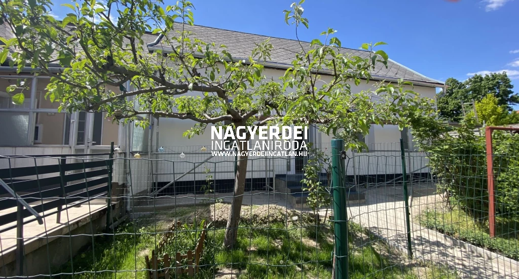 Eladó 50 m2 házrész, Debrecen