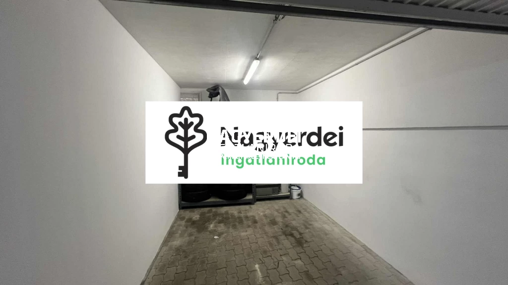 Eladó 18 m2 egyedi garázs, Debrecen