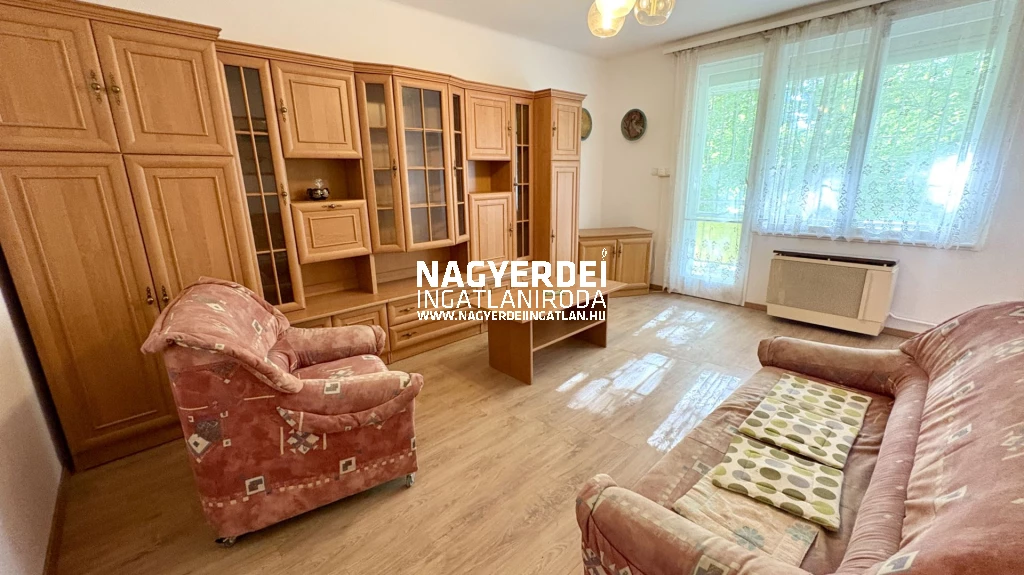 Kiadó 54 m2 csúsztatott zsalus, Debrecen