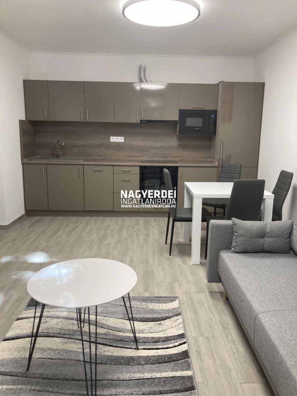 Kiadó 54 m2 tégla lakás, Debrecen