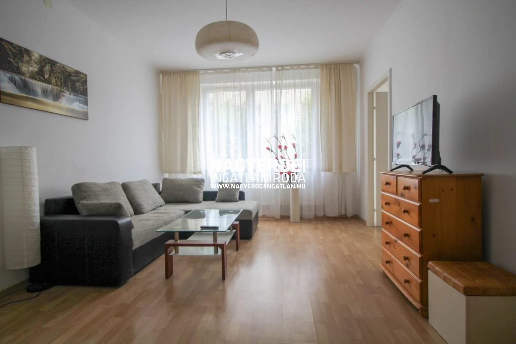 Kiadó 70 m2 panel lakás, Debrecen