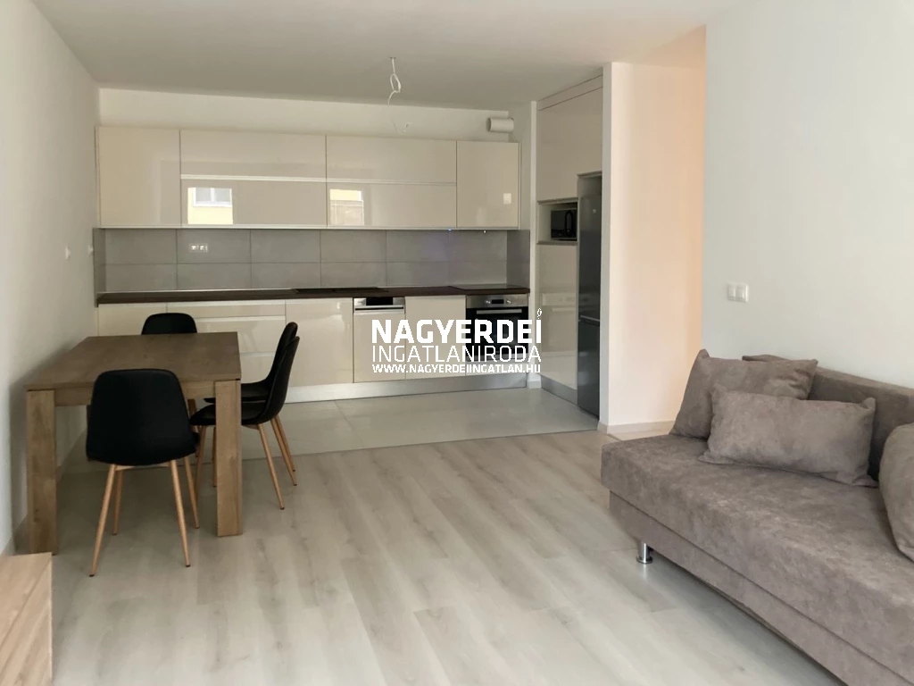 Kiadó 64 m2 új építésű tégla lakás, Debrecen
