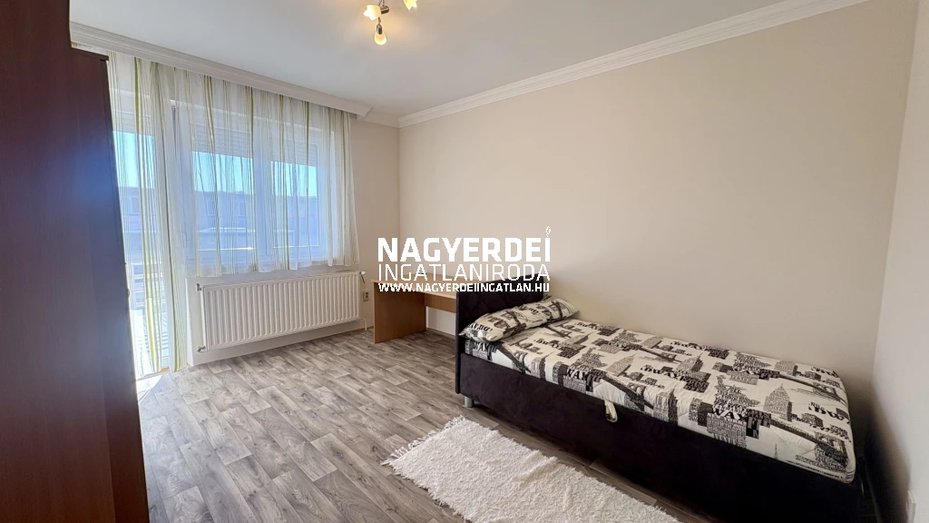 Kiadó 70 m2 tégla lakás, Debrecen