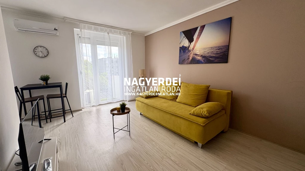 Kiadó 43 m2 tégla lakás, Debrecen