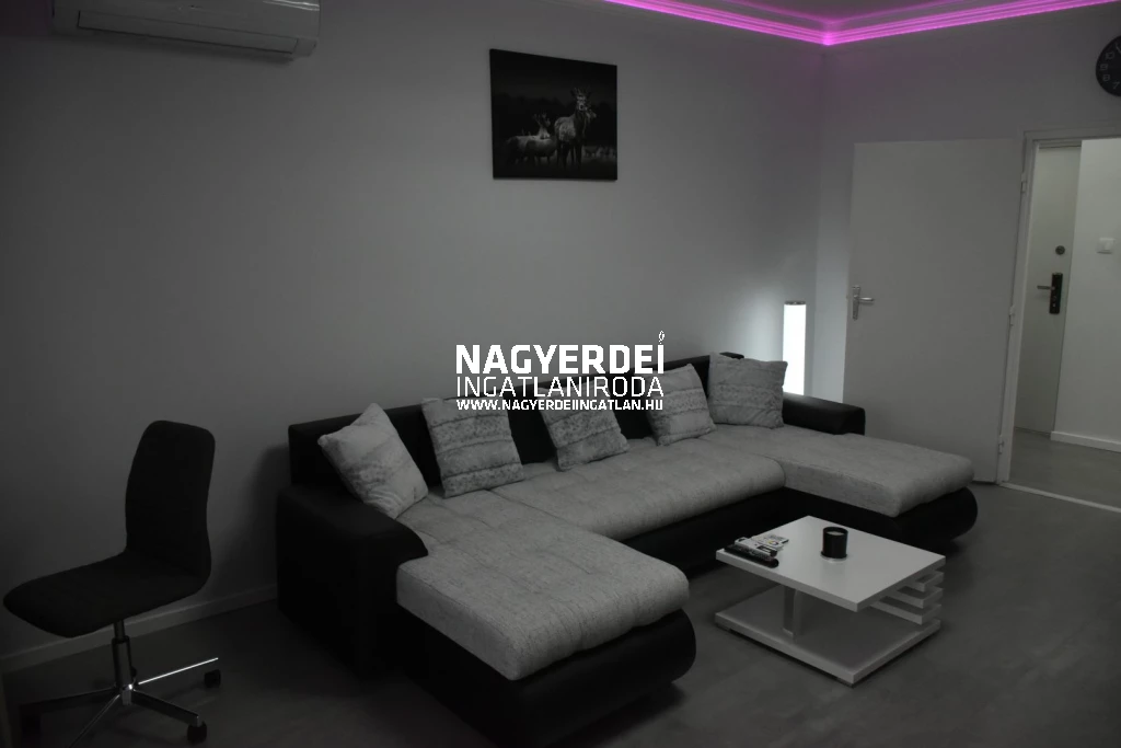 Kiadó 56 m2 csúsztatott zsalus, Debrecen