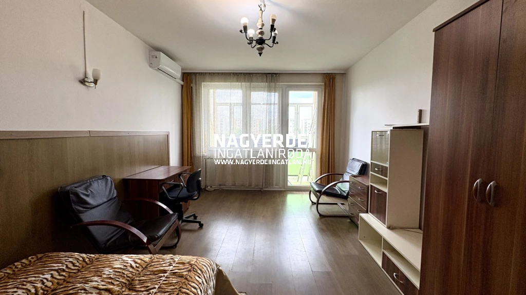 Kiadó 29 m2 panel lakás, Debrecen