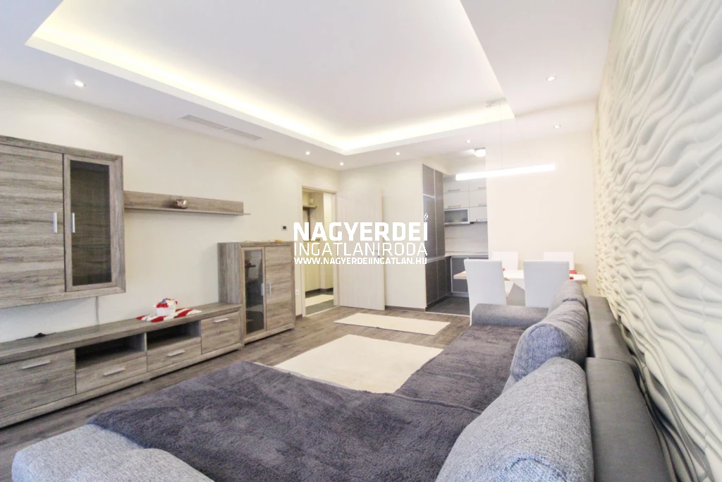 Kiadó 70 m2 tégla lakás, Debrecen
