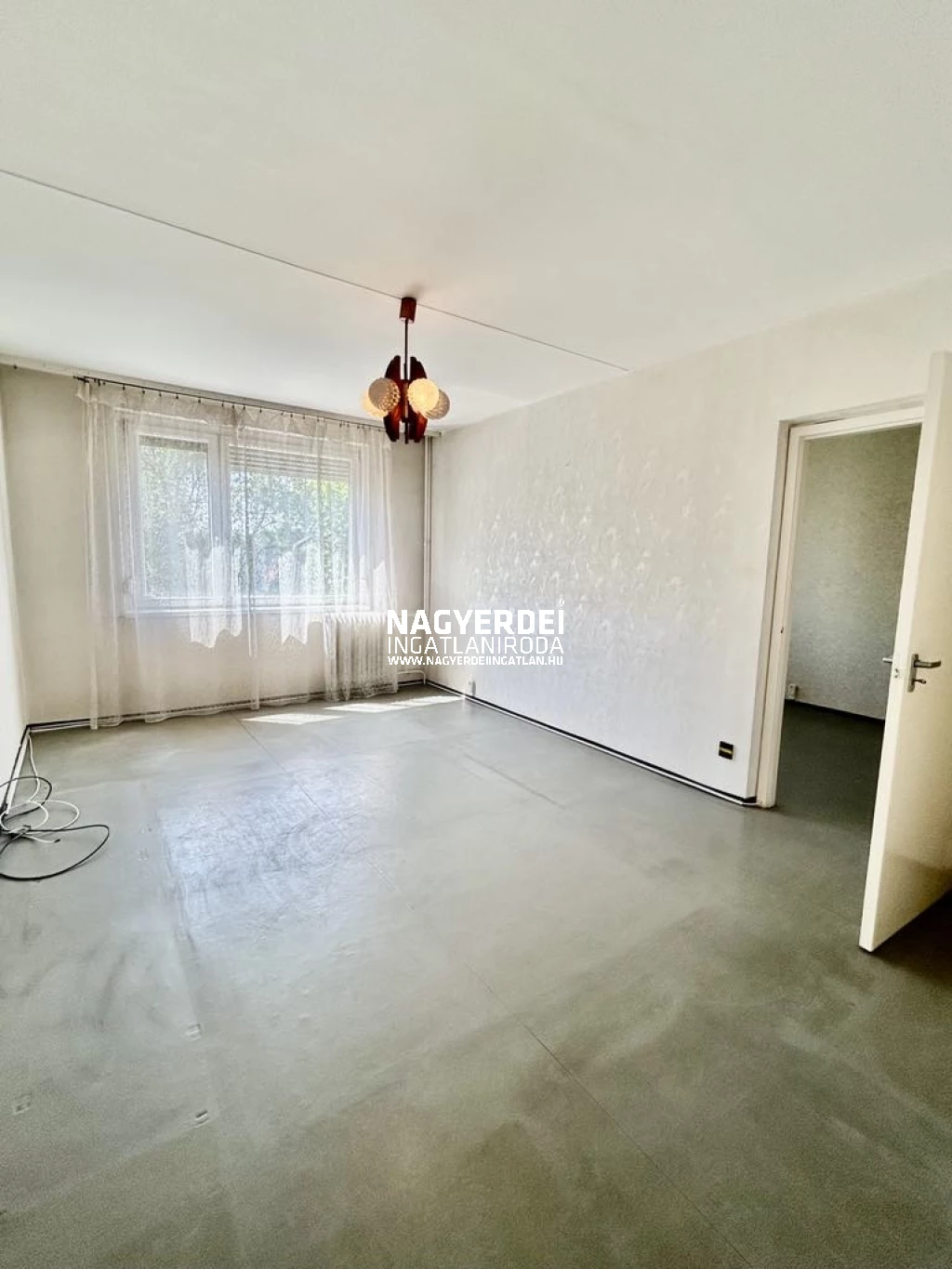 Eladó 68 m2 panel lakás, Debrecen
