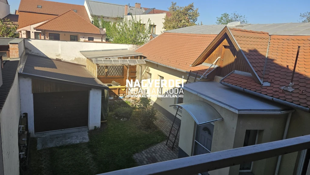 Eladó 249 m2 családi ház, Debrecen