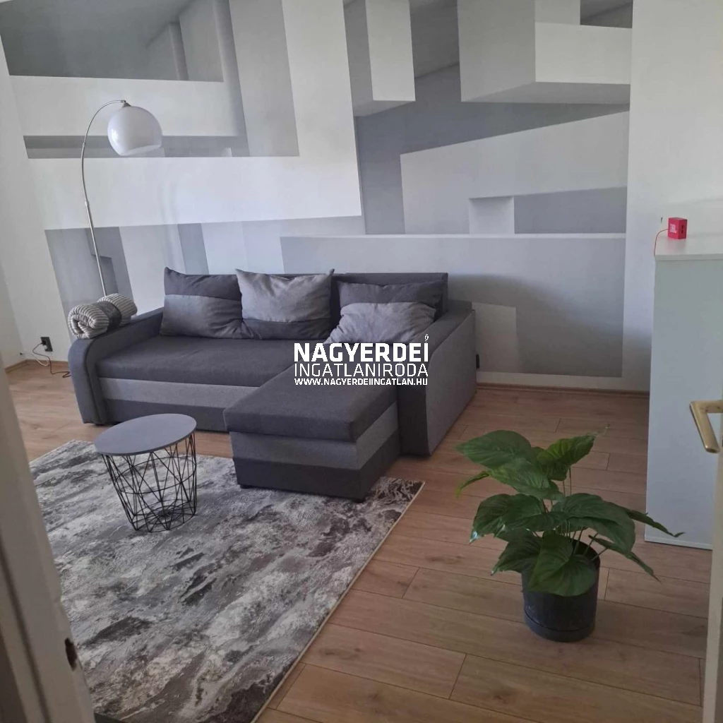 Kiadó 44 m2 tégla lakás, Debrecen
