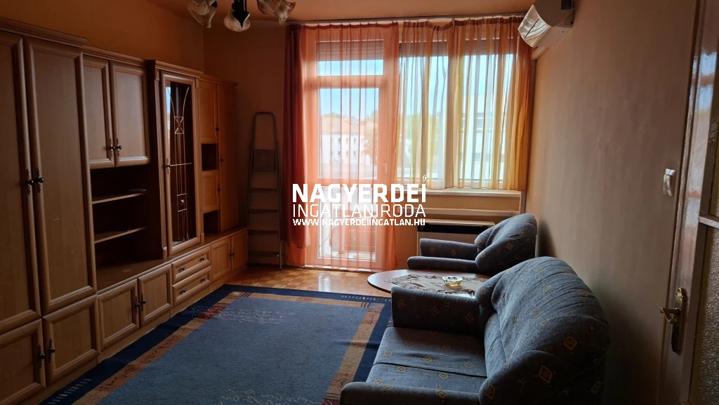 Kiadó 43 m2 tégla lakás, Debrecen
