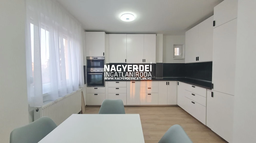 Kiadó 66 m2 tégla lakás, Debrecen