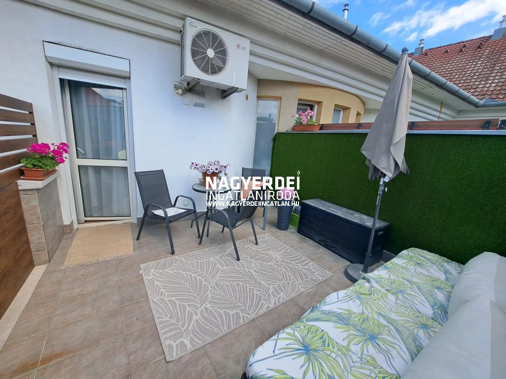 Eladó 80 m2 tégla lakás, Debrecen