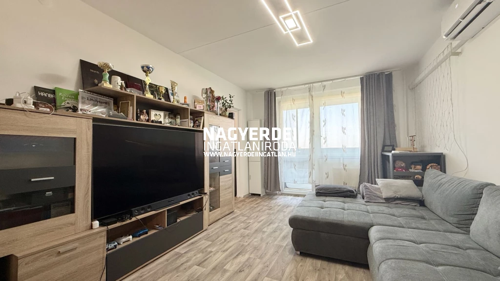 Kiadó 60 m2 panel lakás, Debrecen