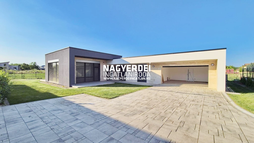 Kiadó 250 m2 családi ház, Debrecen