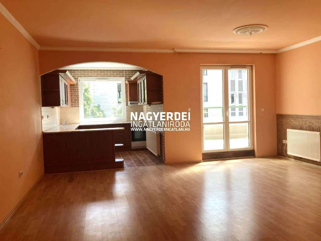 Kiadó 65 m2 tégla lakás, Debrecen