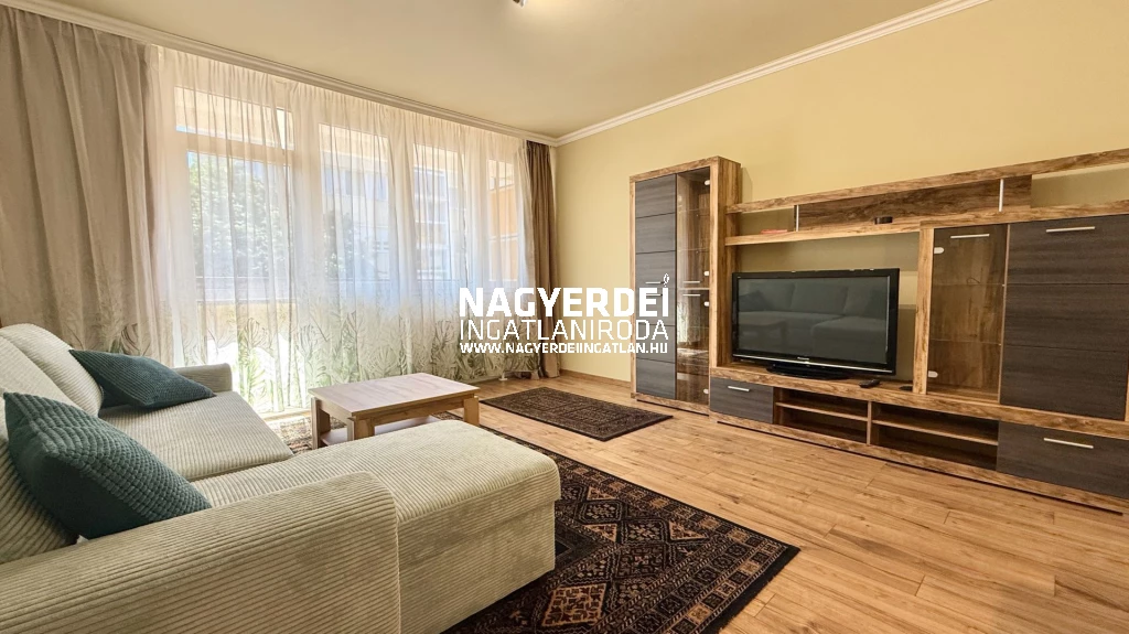 Kiadó 54 m2 csúsztatott zsalus, Debrecen