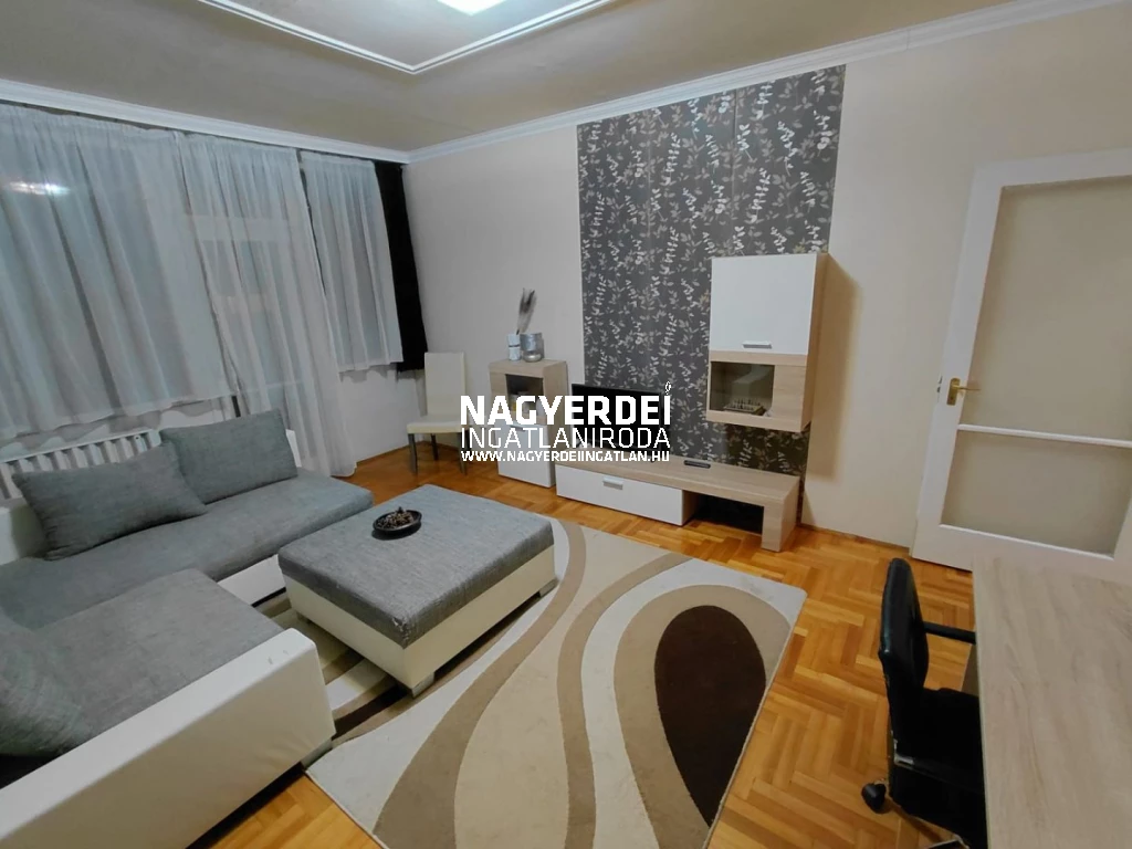 Kiadó 54 m2 csúsztatott zsalus, Debrecen