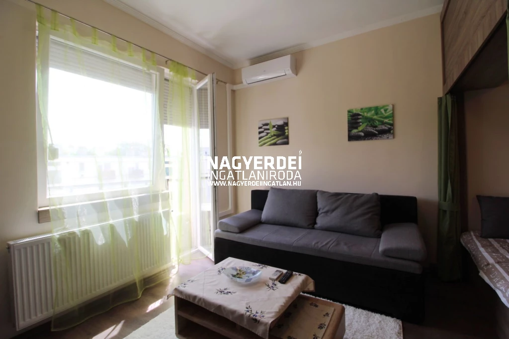 Kiadó 33 m2 tégla lakás, Debrecen