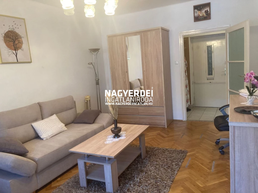 Kiadó 50 m2 tégla lakás, Debrecen