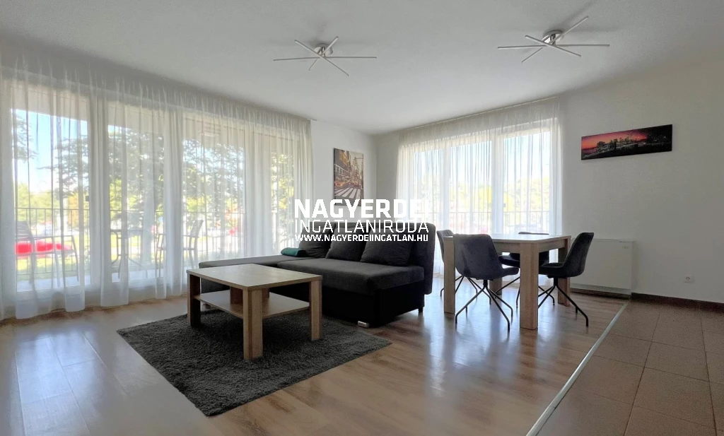 Kiadó 77.95 m2 tégla lakás, Debrecen