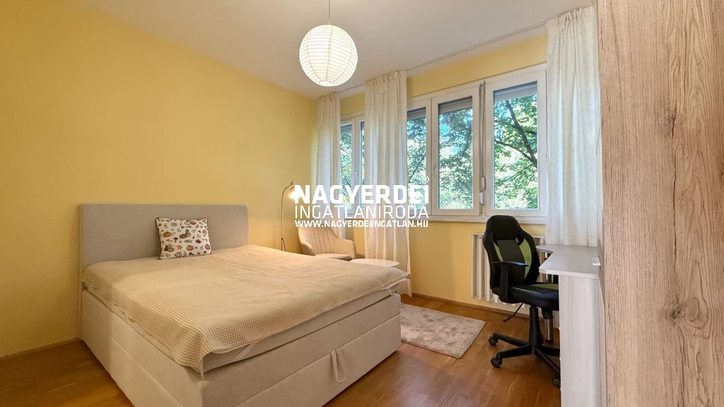 Kiadó 55 m2 csúsztatott zsalus, Debrecen