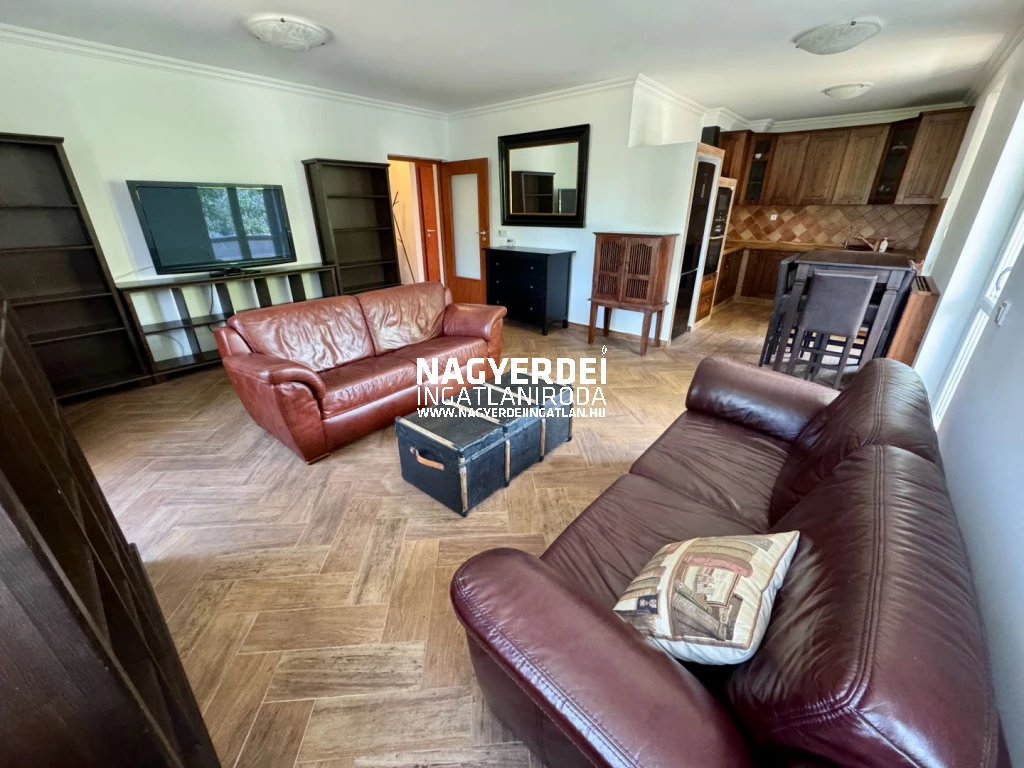 Kiadó 90 m2 tégla lakás, Debrecen